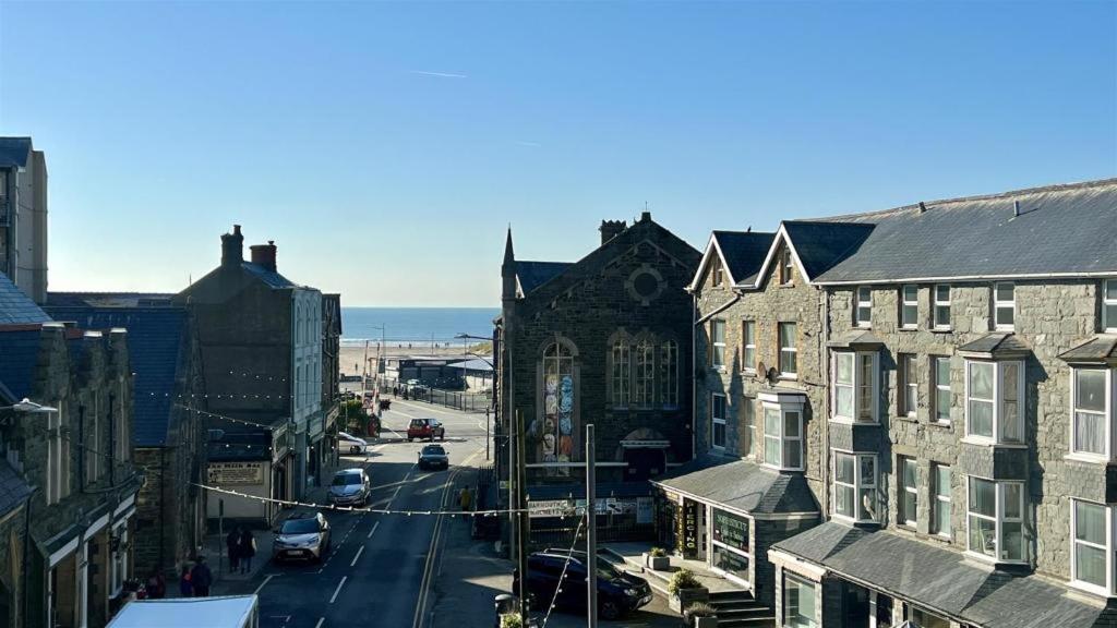 ברמאות' Luxury 4 Bedroom Seaside Apartment - Glan Y Werydd House מראה חיצוני תמונה